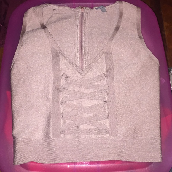 Charlotterusse Cream short shirt. - Picture 3 of 6